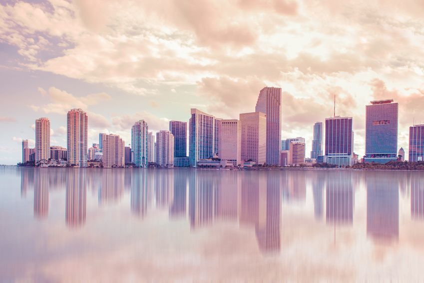 Die Skyline der Stadt Miami in Florida
